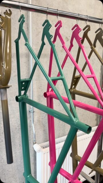 Fresh from the paint shop 🎨 #cargobike #octobike #eurobike #bikeporn